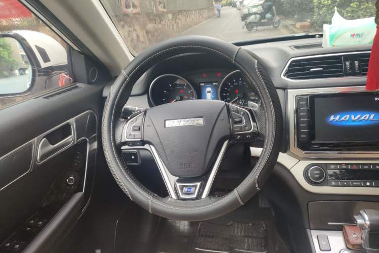 Used Haval H6 Coupe 2015 Blue Label 2.0T Automatic Two-Wheel Drive Prestige Model Steering Wheel