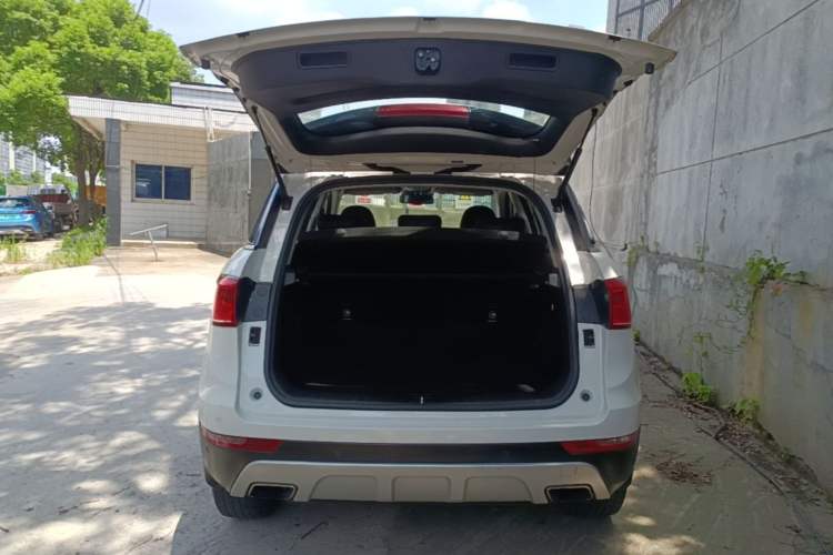 Used Haval H6 Coupe 2015 Blue Label 2.0T Automatic Two-Wheel Drive Prestige Model Trunk