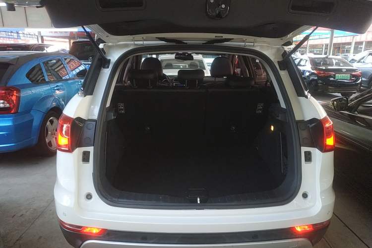 Used Haval H6 Coupe 2015 Blue Label 2.0T Automatic Two-Wheel Drive Prestige Model Trunk