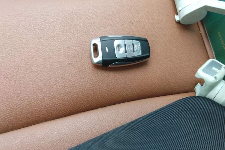 Used Haval H6 Coupe 2015 Blue Label 2.0T Automatic Two-Wheel Drive Prestige Model Vehicle Key
