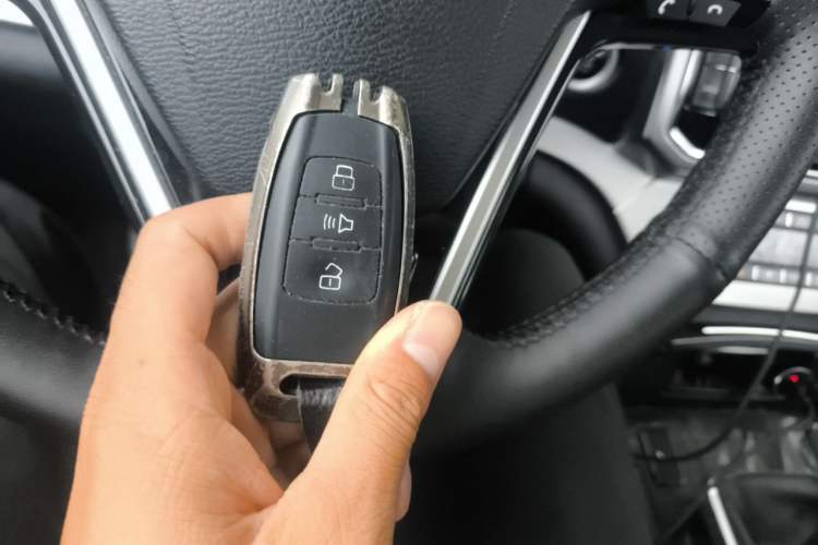 Used Haval H6 Coupe 2015 Blue Label 2.0T Manual Two-Wheel-Drive Elite Model Vehicle Key