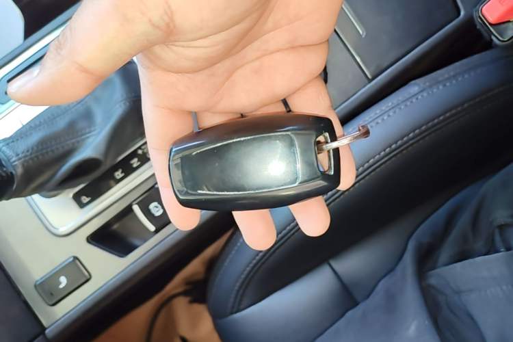 Used Haval H6 Coupe 2015 Blue Label 2.0T Automatic Two-Wheel Drive Prestige Model Vehicle Key