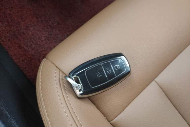 Used Haval H6 Coupe 2015 Blue Label 2.0T Automatic Two-Wheel Drive Elite Model Vehicle Key