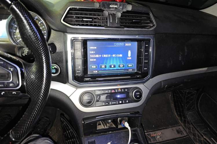 Used Haval H6 Coupe 2016 Blue Label 1.5T Manual Two-Wheel Drive Elite Model Audio And AC Panel