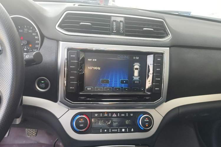 Used Haval H6 Coupe 2016 Blue Label 1.5T Manual Two-Wheel Drive Elite Model Audio And AC Panel