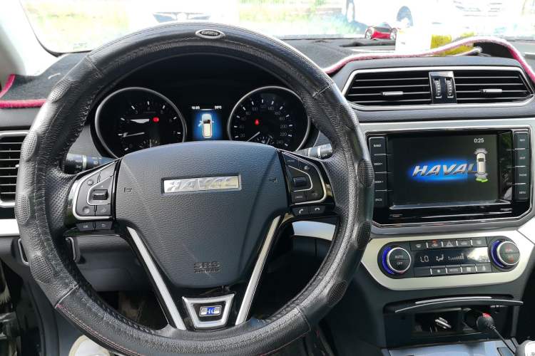 Used Haval H6 Coupe 2016 Blue Label 1.5T Manual Two-Wheel Drive Elite Model Center Console