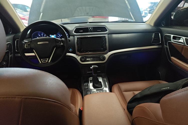 Used Haval H6 Coupe 2016 Blue Label 1.5T Automatic Two-Wheel Drive Elite Model Center Console