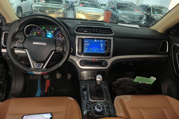 Used Haval H6 Coupe 2016 Blue Label 1.5T Manual Two-Wheel Drive Urban Model Center Console