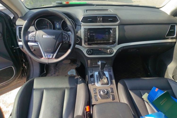 Used Haval H6 Coupe 2016 Blue Label 1.5T Automatic Two-Wheel Drive Urban Model Center Console