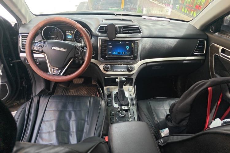 Used Haval H6 Coupe 2016 Blue Label 1.5T Automatic Two-Wheel Drive Urban Model Center Console