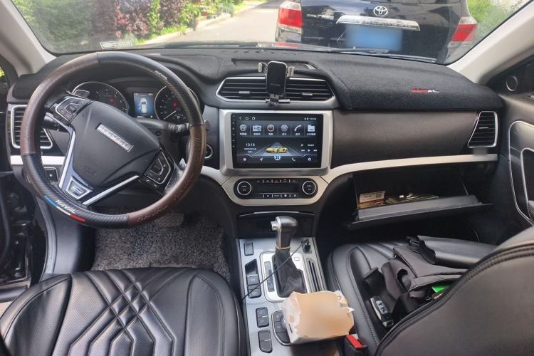 Used Haval H6 Coupe 2016 Blue Label 1.5T Automatic Two-Wheel Drive Urban Model Center Console