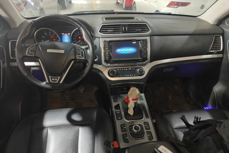 Used Haval H6 Coupe 2016 Blue Label 1.5T Manual Two-Wheel Drive Urban Model Center Console