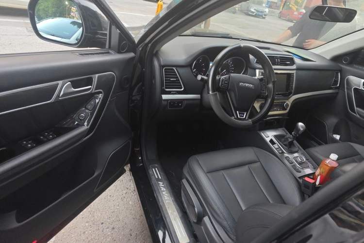 Used Haval H6 Coupe 2016 Blue Label 1.5T Manual Two-Wheel Drive Urban Model Driver Seat