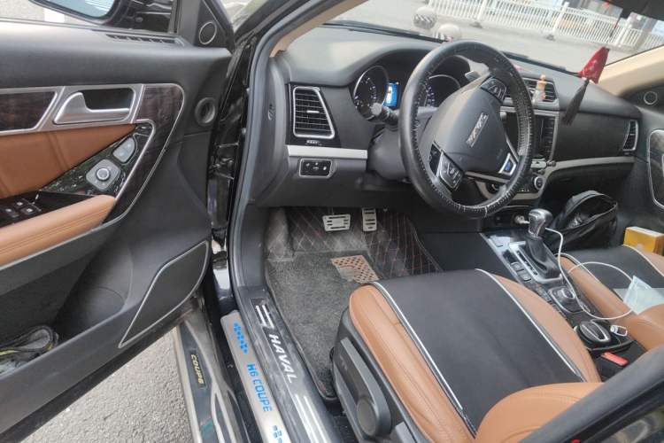 Used Haval H6 Coupe 2016 Blue Label 1.5T Automatic Two-Wheel Drive Urban Model Driver Seat