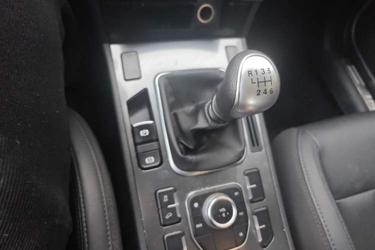 Used Haval H6 Coupe 2016 Blue Label 1.5T Manual Two-Wheel Drive Urban Model Gear Lever