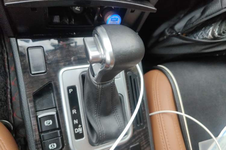 Used Haval H6 Coupe 2016 Blue Label 1.5T Automatic Two-Wheel Drive Urban Model Gear Lever