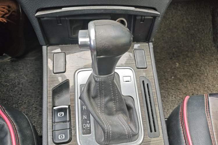Used Haval H6 Coupe 2016 Blue Label 1.5T Automatic Two-Wheel Drive Elite Model Gear Lever