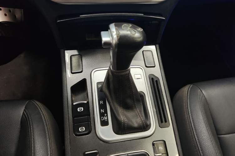Used Haval H6 Coupe 2016 Blue Label 1.5T Automatic Two-Wheel Drive Elite Model Gear Lever