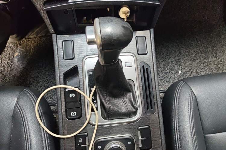 Used Haval H6 Coupe 2016 Blue Label 1.5T Automatic Two-Wheel Drive Elite Model Gear Lever