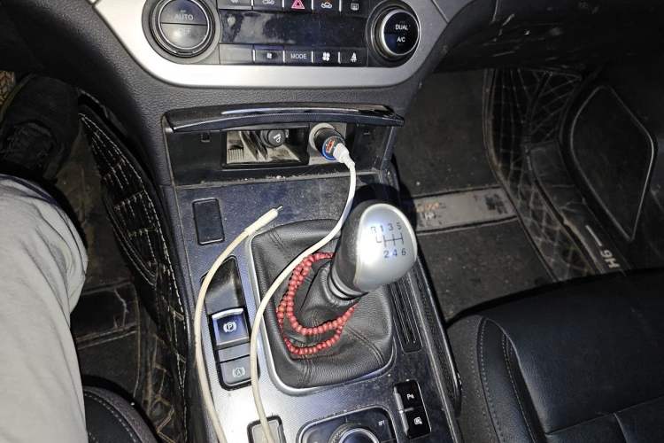 Used Haval H6 Coupe 2016 Blue Label 1.5T Manual Two-Wheel Drive Elite Model Gear Lever