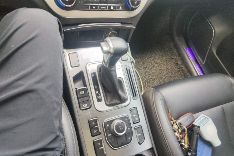 Used Haval H6 Coupe 2016 Blue Label 1.5T Automatic Two-Wheel Drive Elite Model Gear Lever