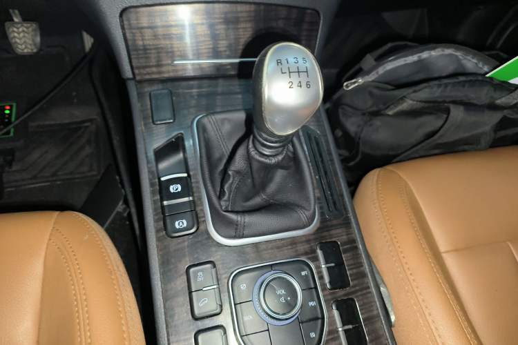 Used Haval H6 Coupe 2016 Blue Label 1.5T Manual Two-Wheel Drive Urban Model Gear Lever