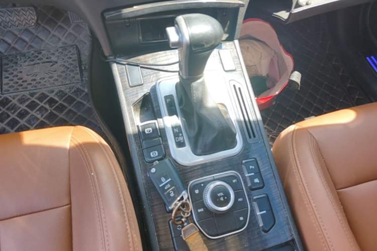 Used Haval H6 Coupe 2016 Blue Label 1.5T Automatic Two-Wheel Drive Elite Model Gear Lever