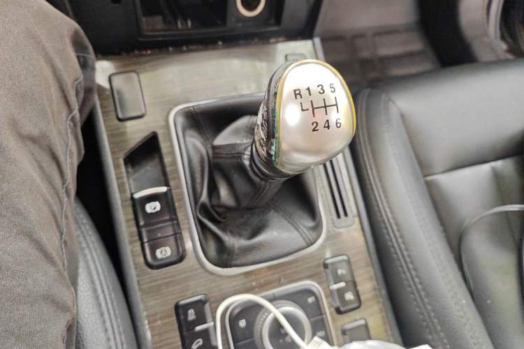 Used Haval H6 Coupe 2016 Blue Label 1.5T Manual Two-Wheel Drive Elite Model Gear Lever