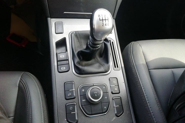 Used Haval H6 Coupe 2016 Blue Label 1.5T Manual Two-Wheel Drive Elite Model Gear Lever