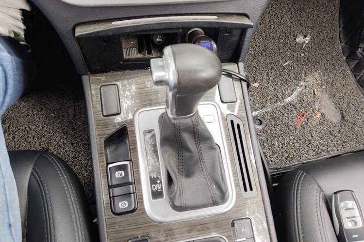 Used Haval H6 Coupe 2016 Blue Label 1.5T Automatic Two-Wheel Drive Elite Model Gear Lever