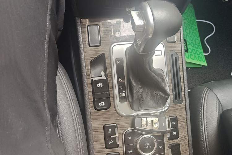 Used Haval H6 Coupe 2016 Blue Label 1.5T Automatic Two-Wheel Drive Elite Model Gear Lever