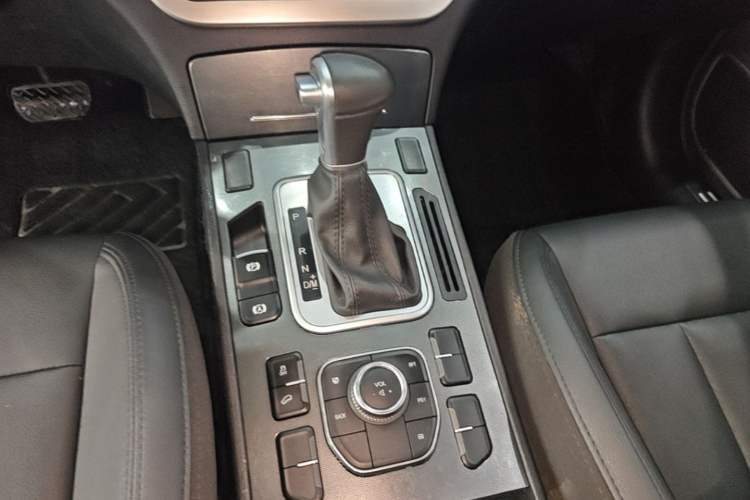 Used Haval H6 Coupe 2016 Blue Label 1.5T Automatic Two-Wheel Drive Urban Model Gear Lever