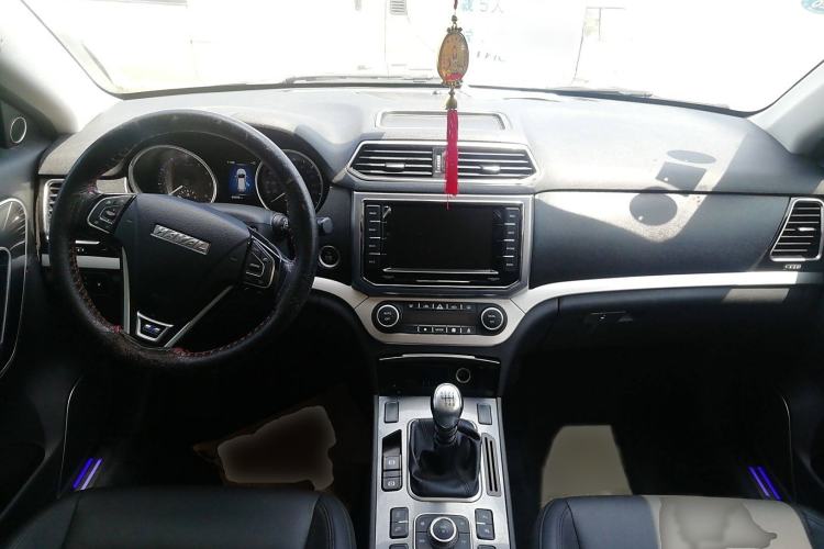 Used Haval H6 Coupe 2016 Blue Label 1.5T Manual Two-Wheel Drive Elite Model Interior 2