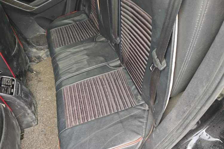 Used Haval H6 Coupe 2016 Blue Label 1.5T Automatic Two-Wheel Drive Elite Model Left Rear Seat