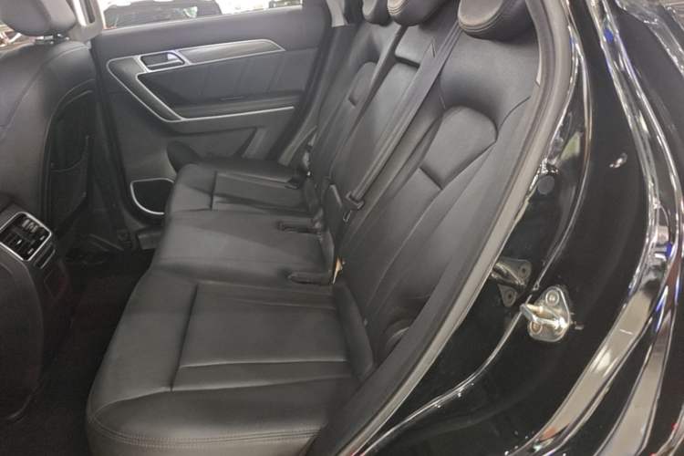 Used Haval H6 Coupe 2016 Blue Label 1.5T Automatic Two-Wheel Drive Urban Model Left Rear Seat