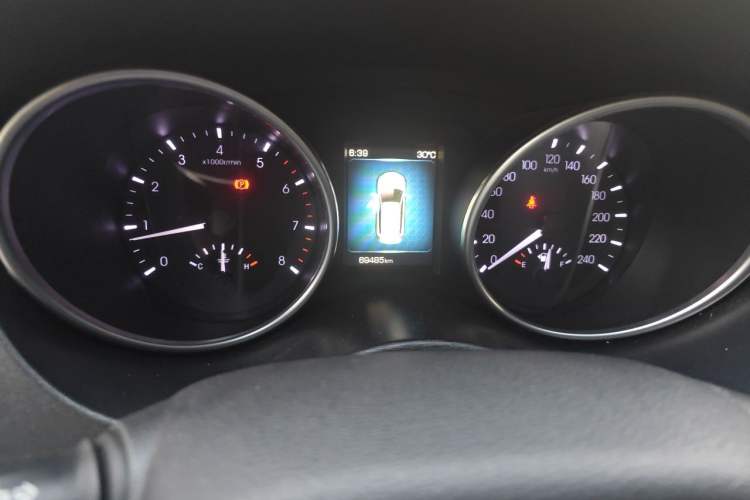 Used Haval H6 Coupe 2016 Blue Label 1.5T Manual Two-Wheel Drive Urban Model Odometer Close Up