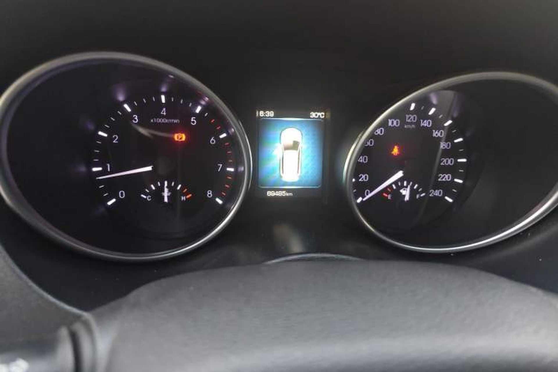 Used Haval H6 Coupe 2016 Blue Label 1.5T Manual Two-Wheel Drive Urban Model Odometer Close Up