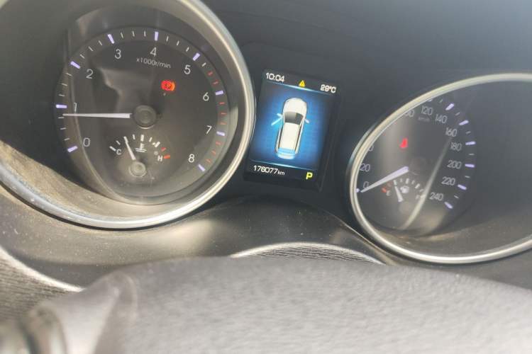 Used Haval H6 Coupe 2016 Blue Label 1.5T Automatic Two-Wheel Drive Elite Model Odometer Close Up