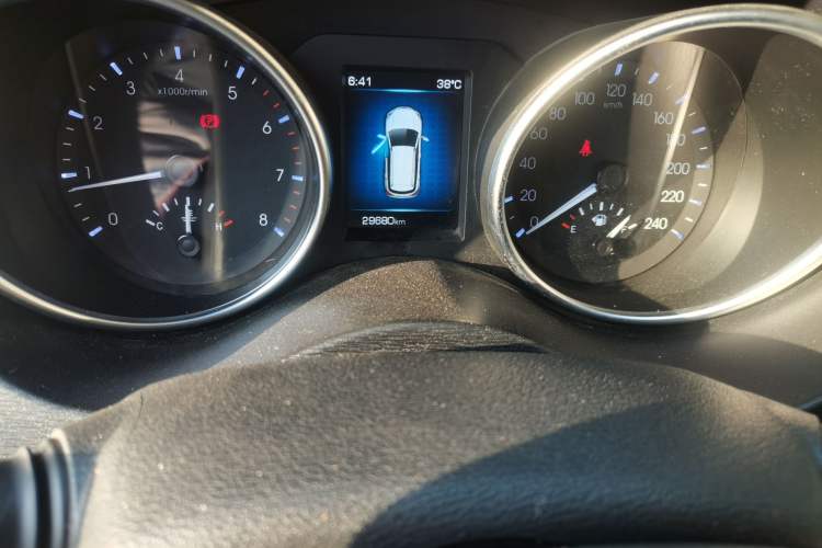 Used Haval H6 Coupe 2016 Blue Label 1.5T Manual Two-Wheel Drive Urban Model Odometer Close Up
