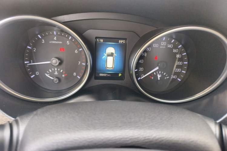 Used Haval H6 Coupe 2016 Blue Label 1.5T Automatic Two-Wheel Drive Urban Model Odometer Close Up