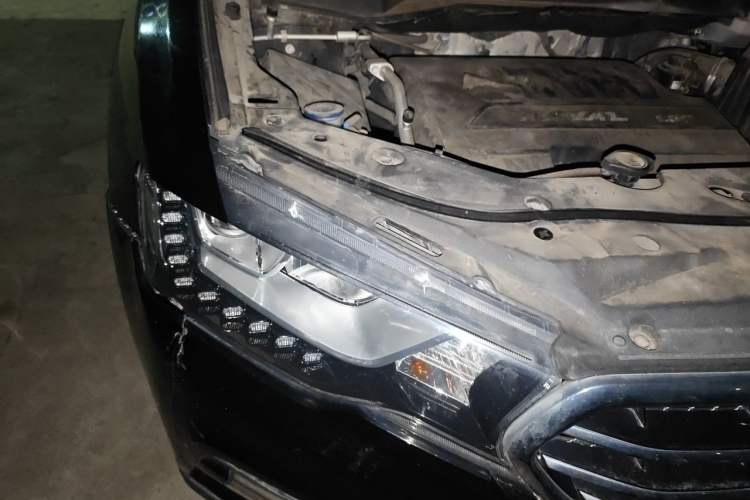 Used Haval H6 Coupe 2016 Blue Label 1.5T Manual Two-Wheel Drive Elite Model Right Front Headlight
