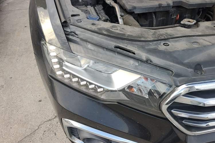 Used Haval H6 Coupe 2016 Blue Label 1.5T Automatic Two-Wheel Drive Elite Model Right Front Headlight