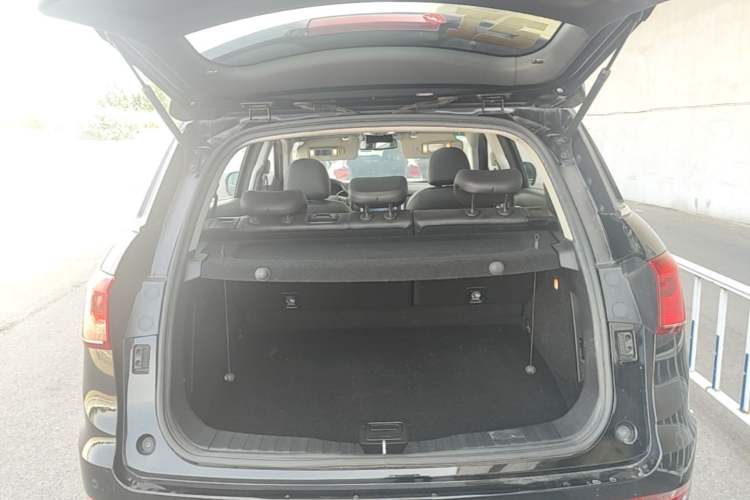 Used Haval H6 Coupe 2016 Blue Label 1.5T Manual Two-Wheel Drive Elite Model Trunk