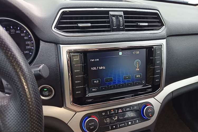 Used Haval H6 Coupe 2016 Blue Label 1.5T Automatic Two-Wheel Drive Urban Model Audio And AC Panel