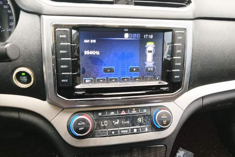 Used Haval H6 Coupe 2016 Blue Label 1.5T Automatic Two-Wheel Drive Elite Model Audio And AC Panel