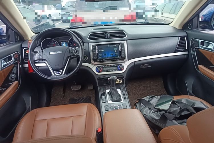 Used Haval H6 Coupe 2016 Blue Label 1.5T Automatic Two-Wheel Drive Urban Model Center Console