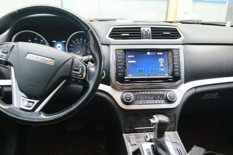 Used Haval H6 Coupe 2016 Blue Label 1.5T Automatic Two-Wheel Drive Elite Model Center Console