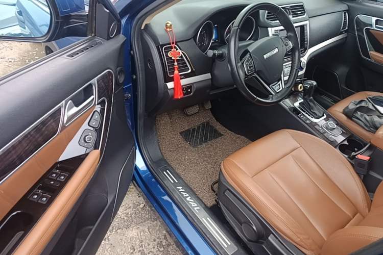 Used Haval H6 Coupe 2016 Blue Label 1.5T Automatic Two-Wheel Drive Urban Model Driver Seat