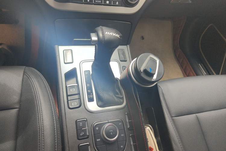Used Haval H6 Coupe 2016 Blue Label 1.5T Automatic Two-Wheel Drive Urban Model Gear Lever