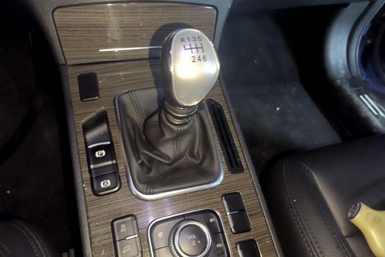 Used Haval H6 Coupe 2016 Blue Label 1.5T Manual Two-Wheel Drive Urban Model Gear Lever